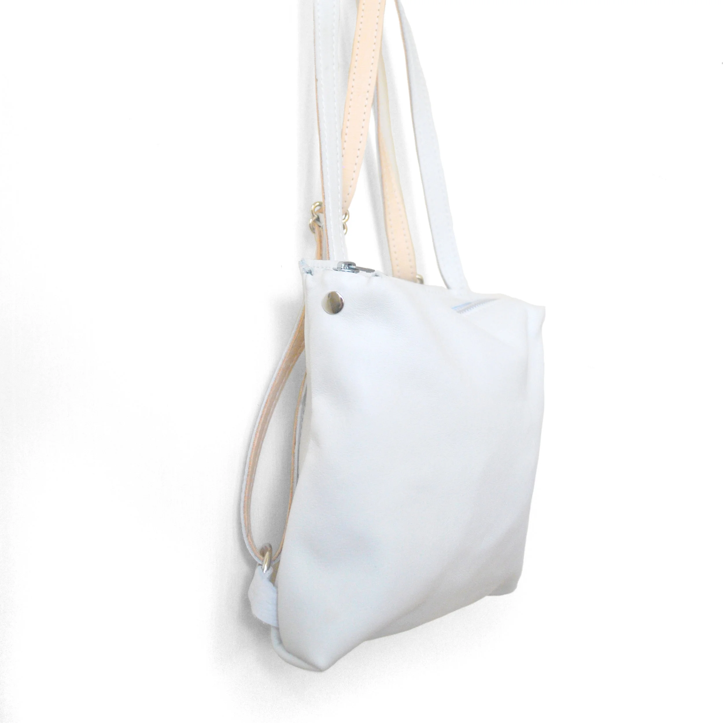backpack_pearl2019_side_sq.jpg