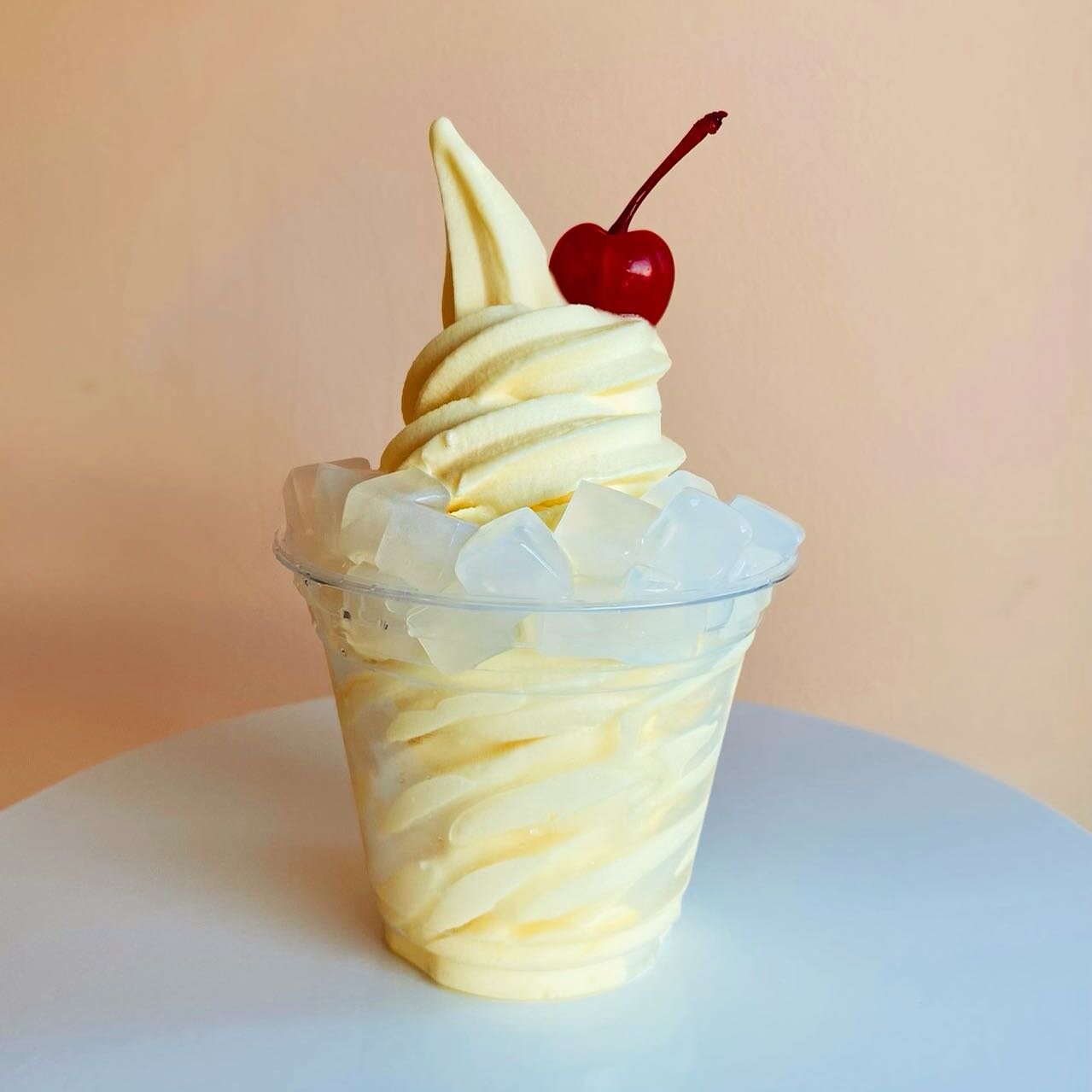 Now swirling Pineapple Dole Whip at Iceskimo Eastlake! 🍍💛