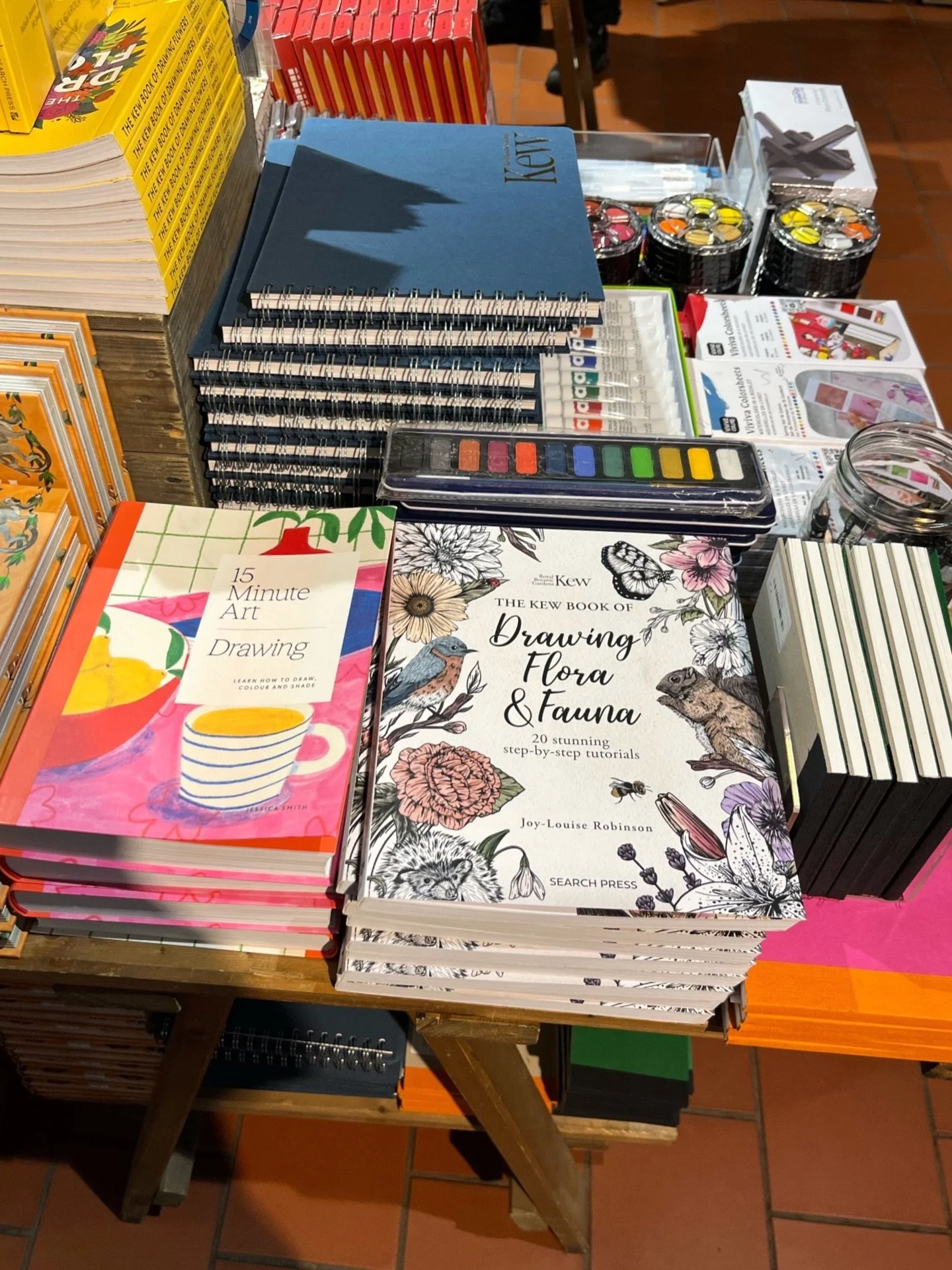 Happy 1st birthday to my first published book, The Kew Book Of Drawing Flora &amp; Fauna!! 🎂✨

Thank you so much to everyone who has purchased a copy, it&rsquo;s so lovely to see all of your wonderful drawings using the tutorials! ☺️

I also love to