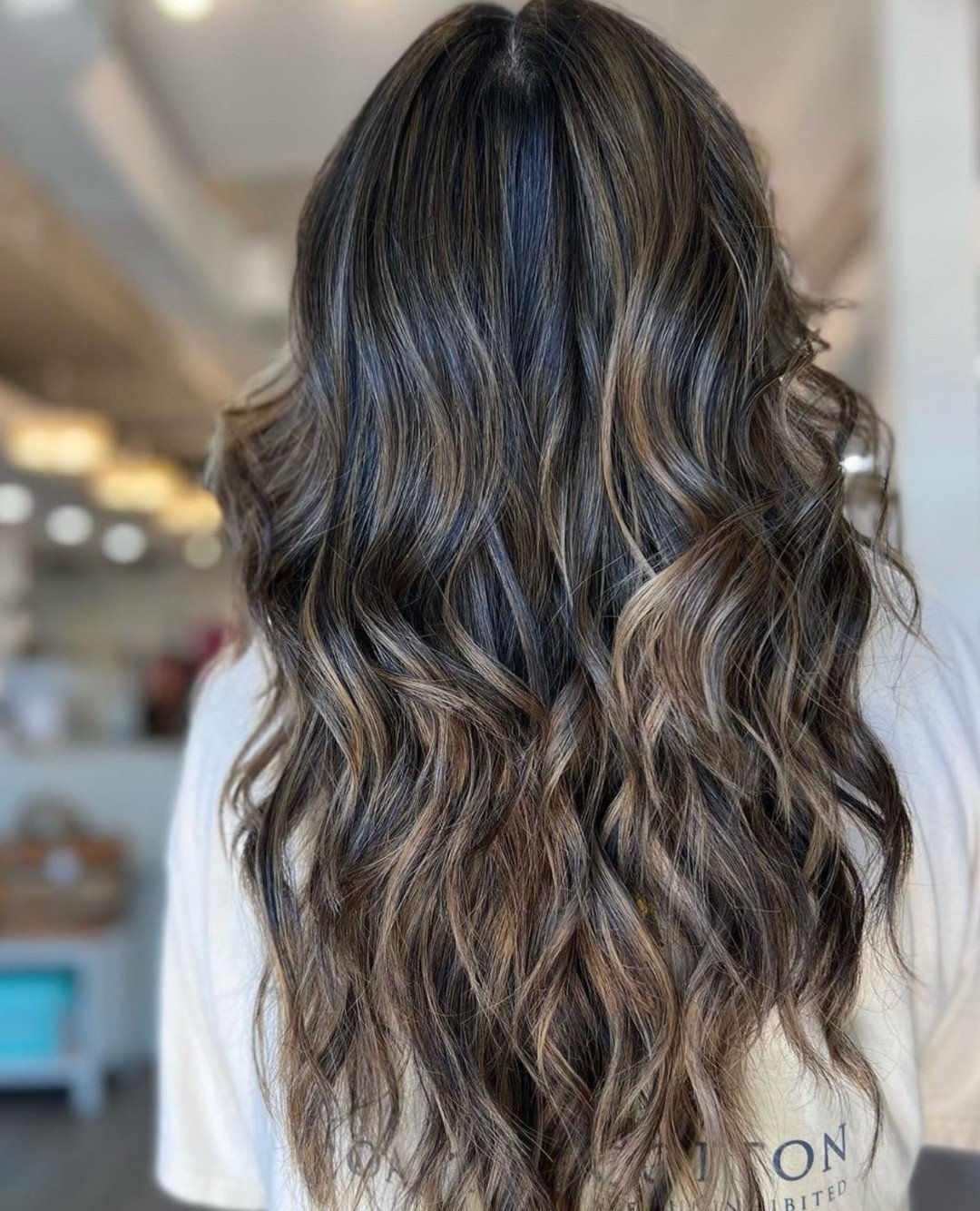 Gorgeous transformation by @styled.by.shea! ✨️⁠
Swipe to see the before! 🤭