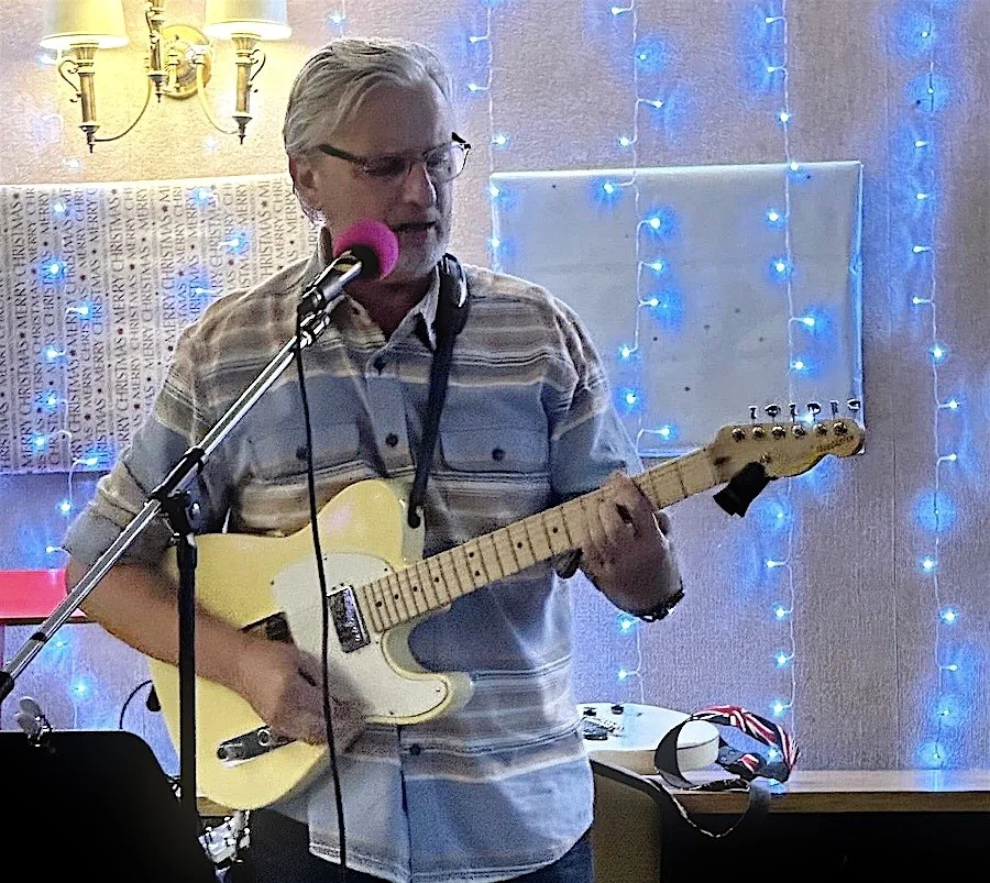 LIVE MUSIC - Dennis Kercher