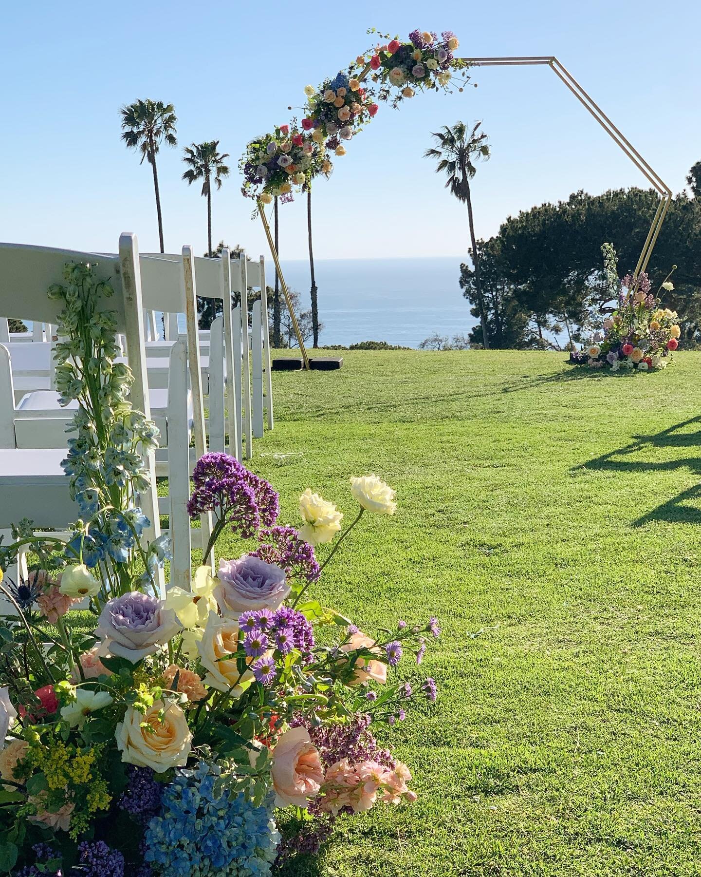 The colors from Kelly&rsquo;s wedding ceremony were so happy and spring-filled! 

Venue @losverdesgcevents 
Photo @haleywildephotography 
Coordinator @trueluxeevents 
Assistants @uptwnchic 

#ceremony #weddingceremony #ceremonyideas #weddingcolors #h