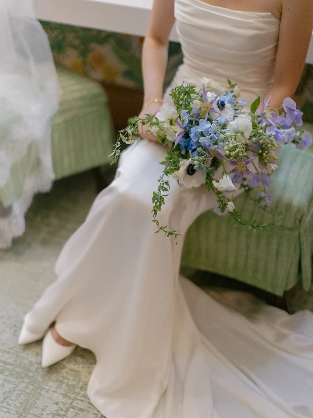 A few gorgeous sneak peeks of Tiffany on her wedding day. The sweetest of them all and a beautiful bride! 

Photos @elainechangphotography 
Venue @sangabrielcountryclub 
Coordination @crystalrose.events 
Video @last_light_pictures 
Dj @idj_la