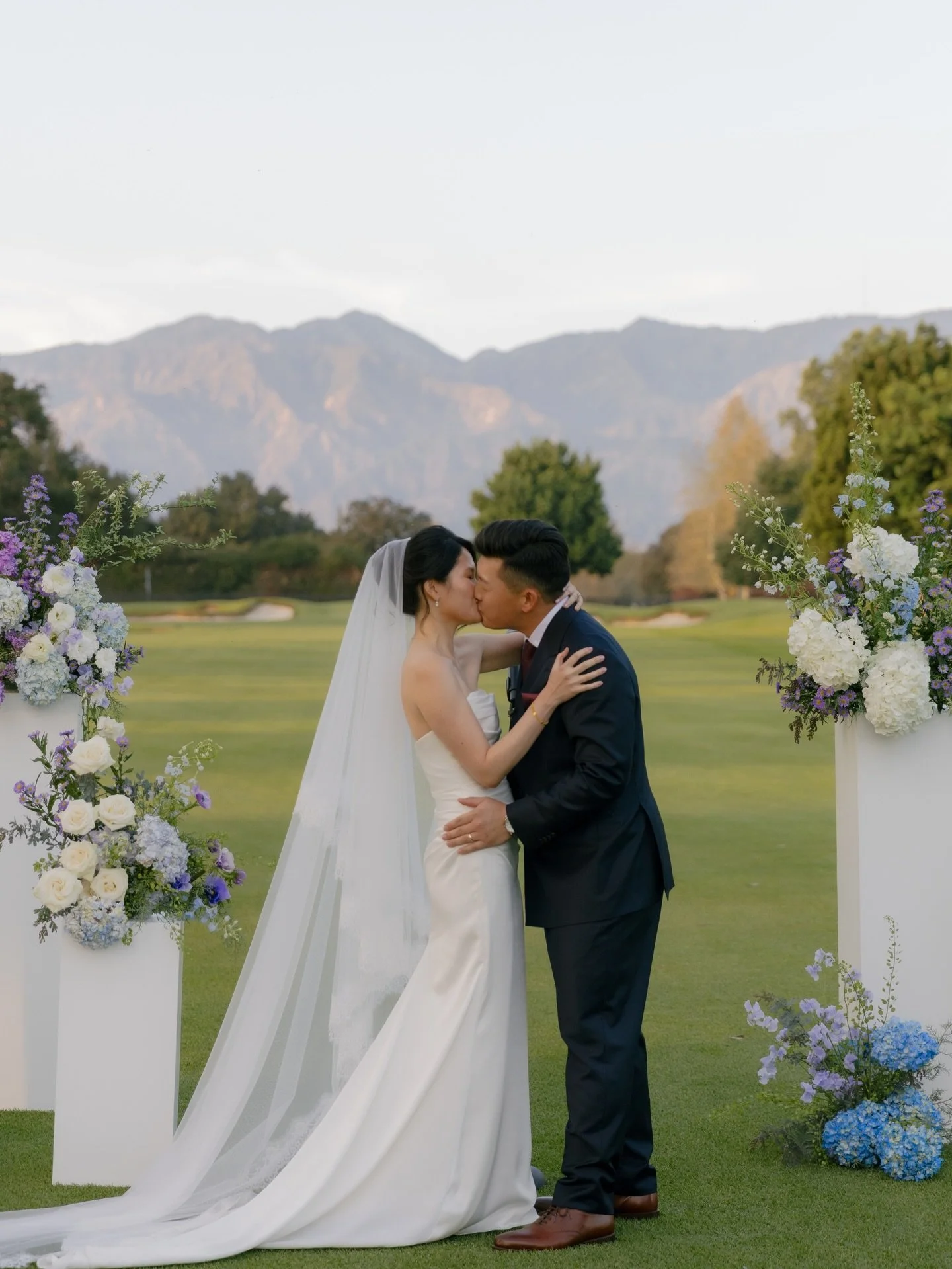 Such a beautiful day for Tiffany + Matt. 

Swipe to see the sweet review!

This was only my second time doing a blue and purple wedding but it&rsquo;s so fitting for early spring time! 

Photos @elainechangphotography 
Coordinator @crystalrose.events