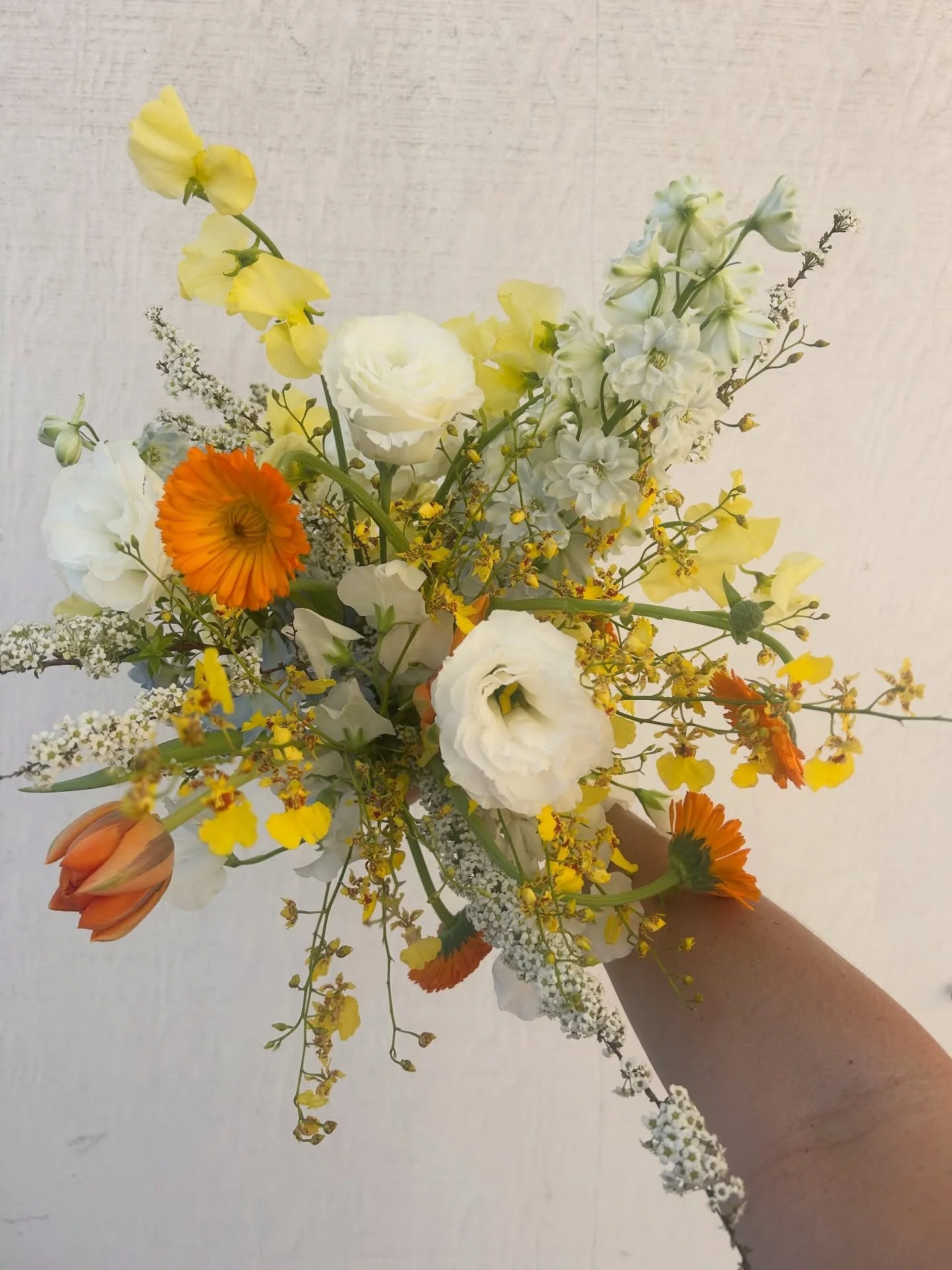 An honor and a privilege to do what we do for sweet couples like Jenny + Brian! I&rsquo;m so happy for you both and loved working with your happy yellow flowers! 

Coordination @blush.events 
Venue @laventainn_pv 
Catering @madebymegcatering 
Assista