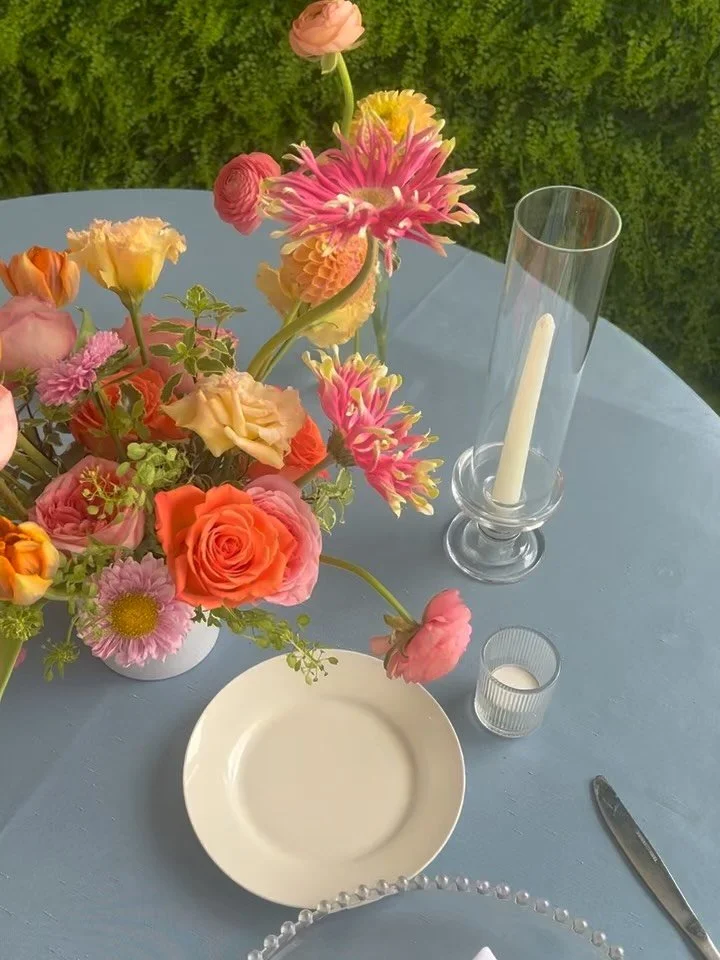 Some juicy colors for your Monday! 

Rentals @trueluxeevents
