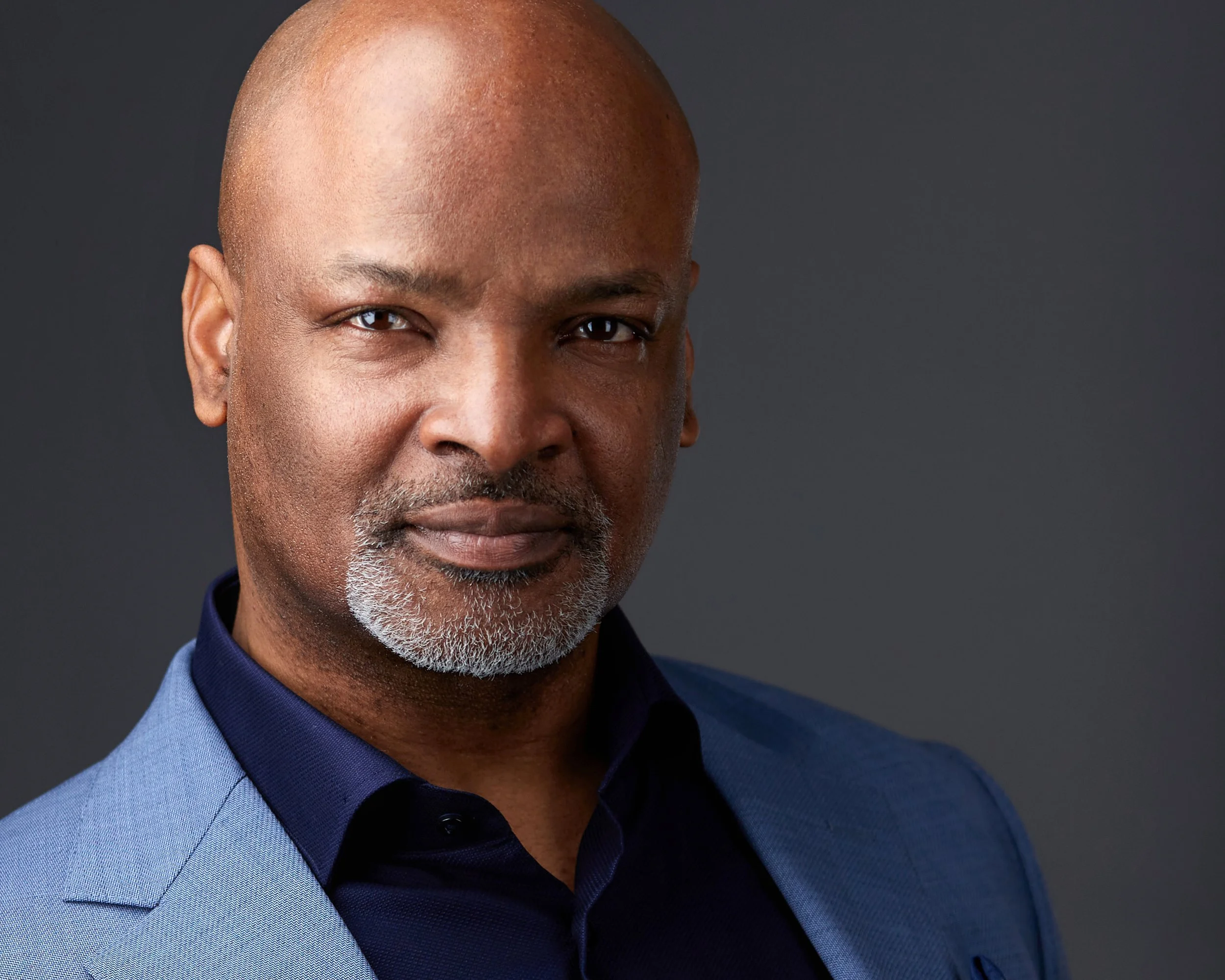 Top Five Tips: How to dress for a headshot session