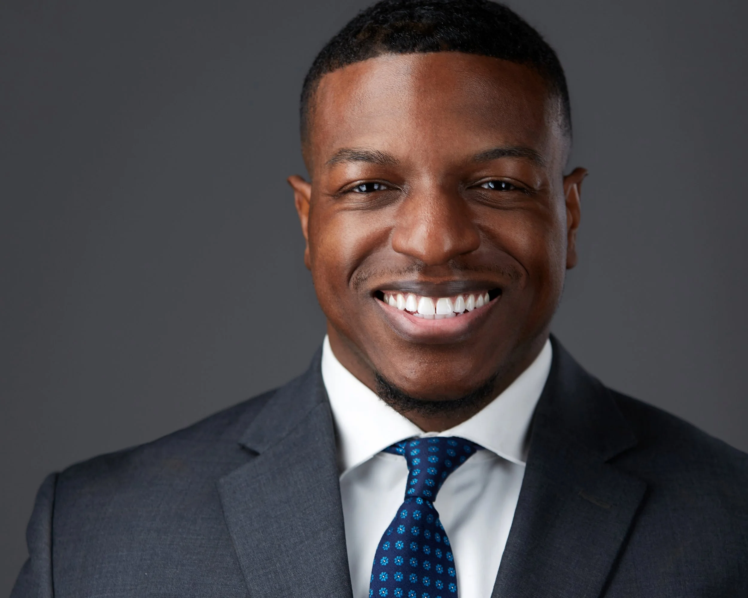 How to Plan a Team Headshot Day: A Guide for Office Managers