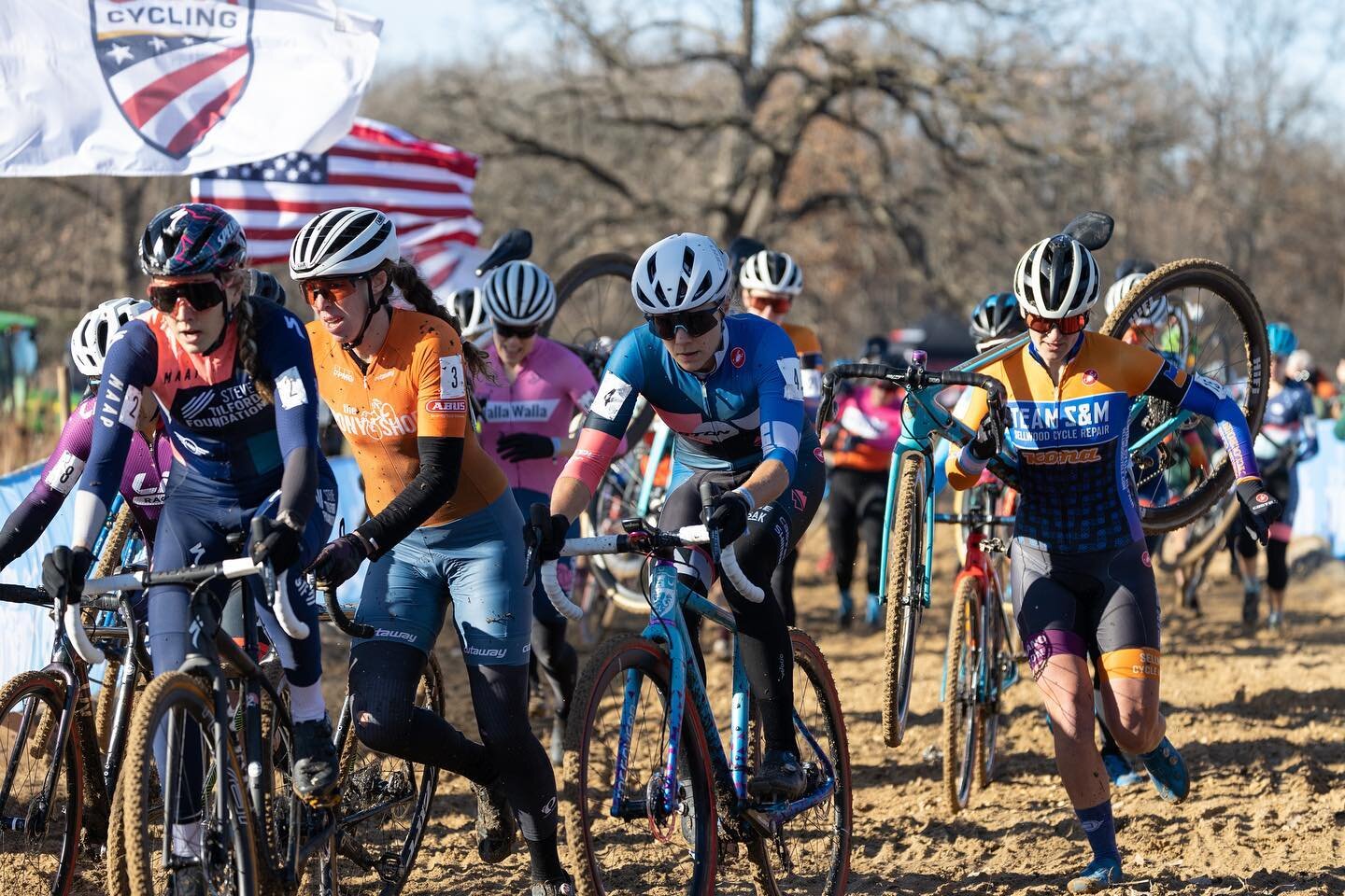 It&rsquo;s #tbt and also t-9 days to 2022 US Cyclocross Nationals in Hartford. To celebrate, we&rsquo;re sharing this lovely @snowymountainphotography gallery from &lsquo;21 Nationals outside Chicago, covering the 17-18 Junior women and our @madeline