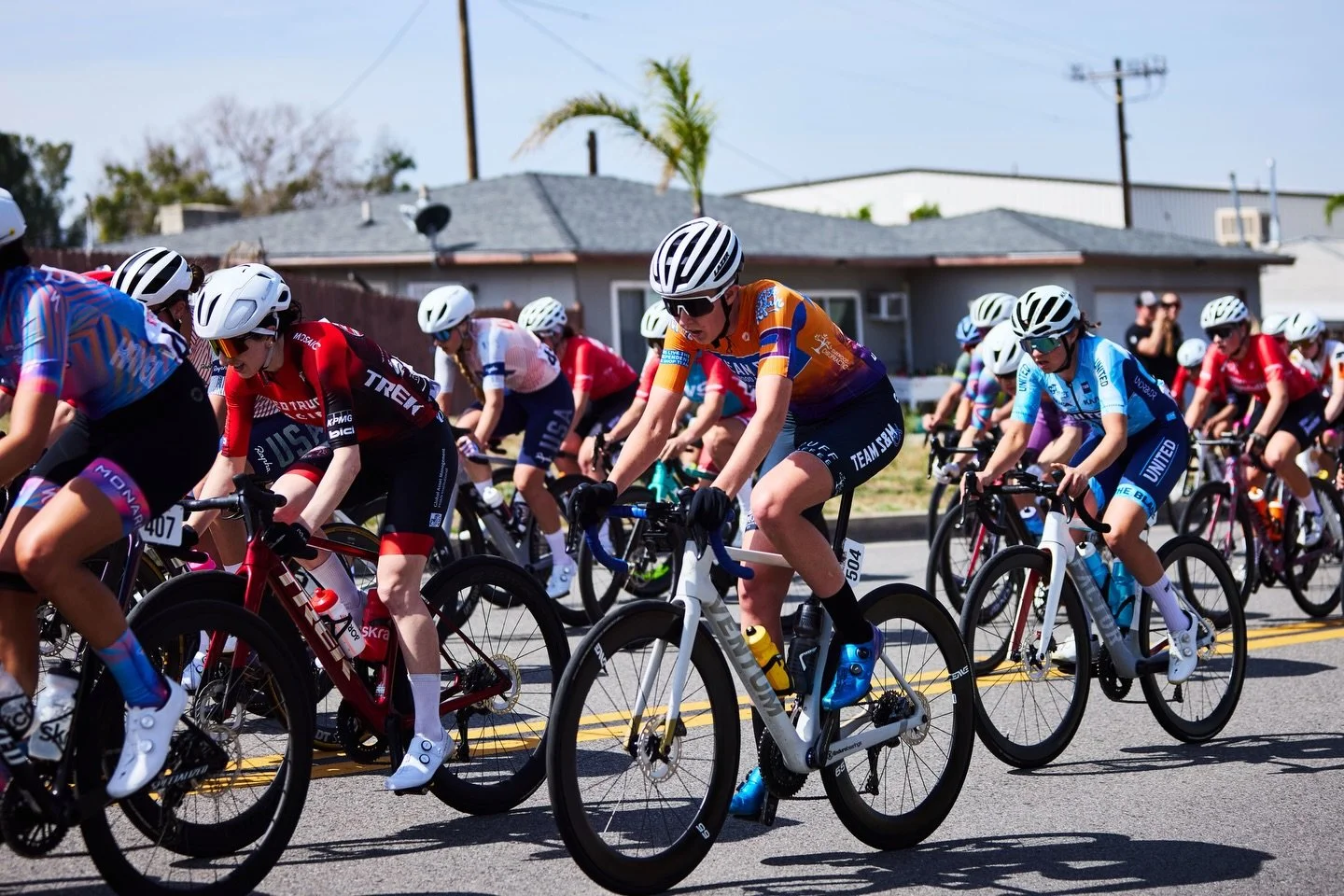 @redlandsclassic, stages 2 &amp; 3: blisteringly fast in two very different ways. 

Stage 2 was wide open, fast, and nervous, with a 140 rider bunch ready to prove something in the first mass stage. 43.2 miles in 1h 39m left minimal margin for error.