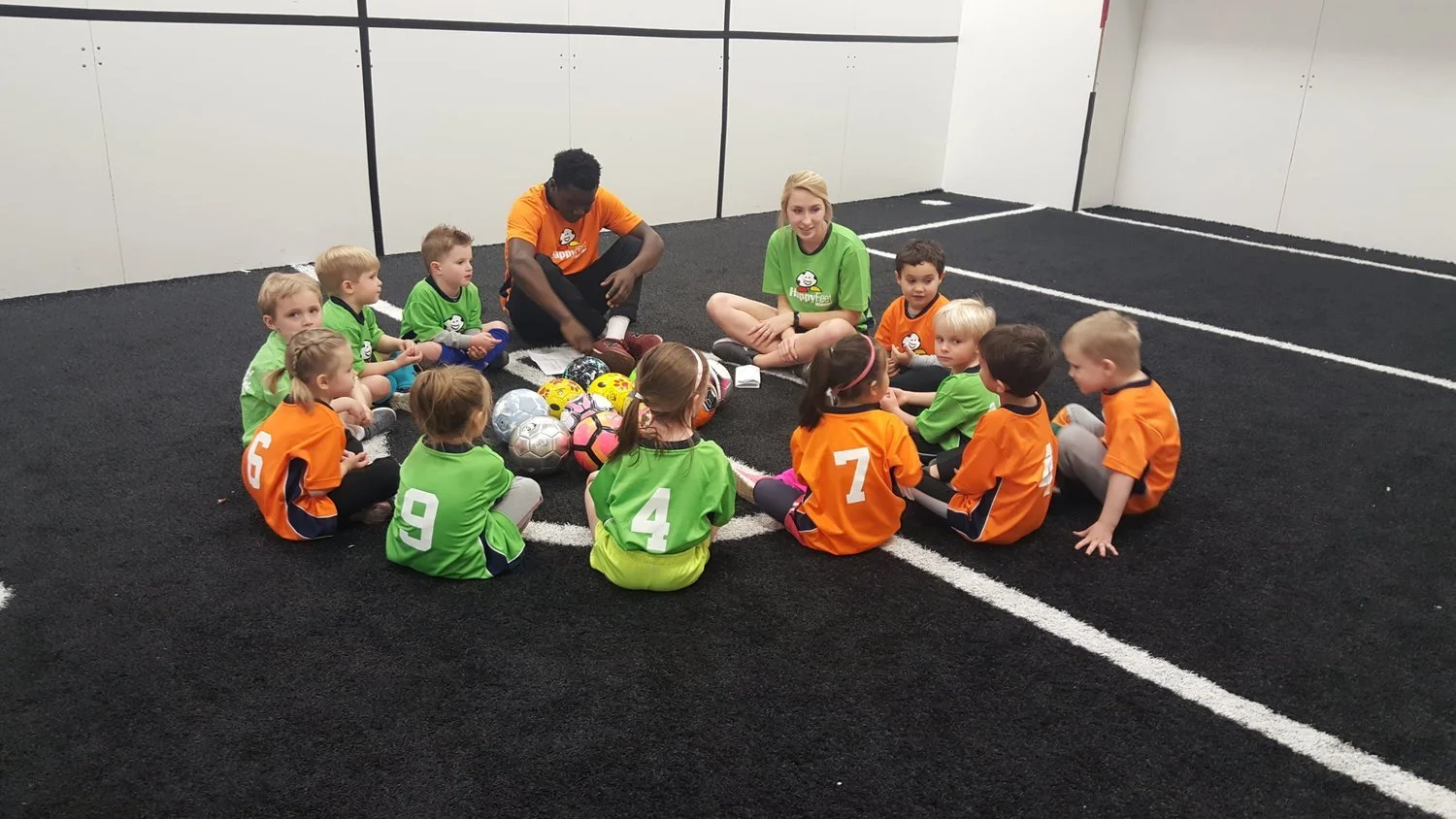 HappyFeet Class Circle.jpg