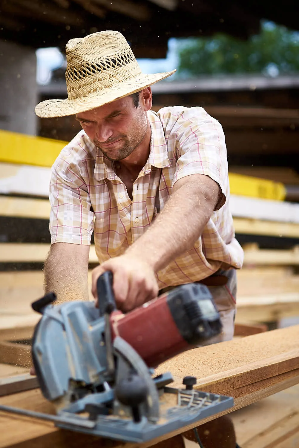 rolf-bau-handwerker-holz-zimmerer.jpg