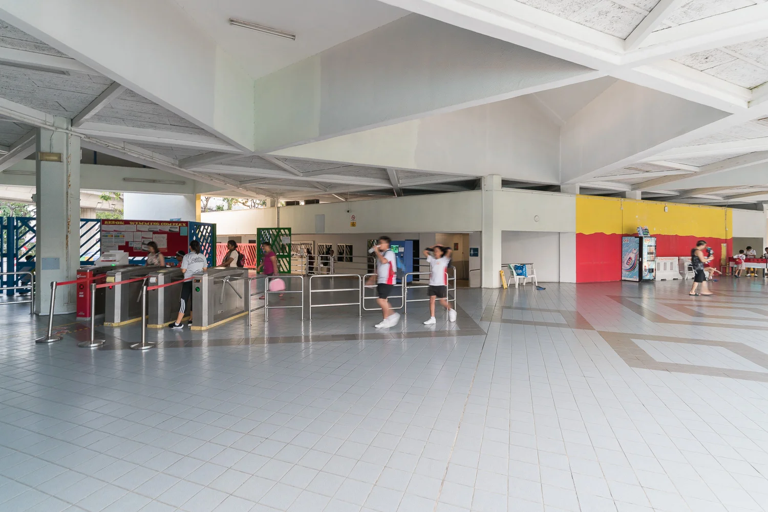 07_20170731 Bedok Swimming Complex Inside Entrance.jpg