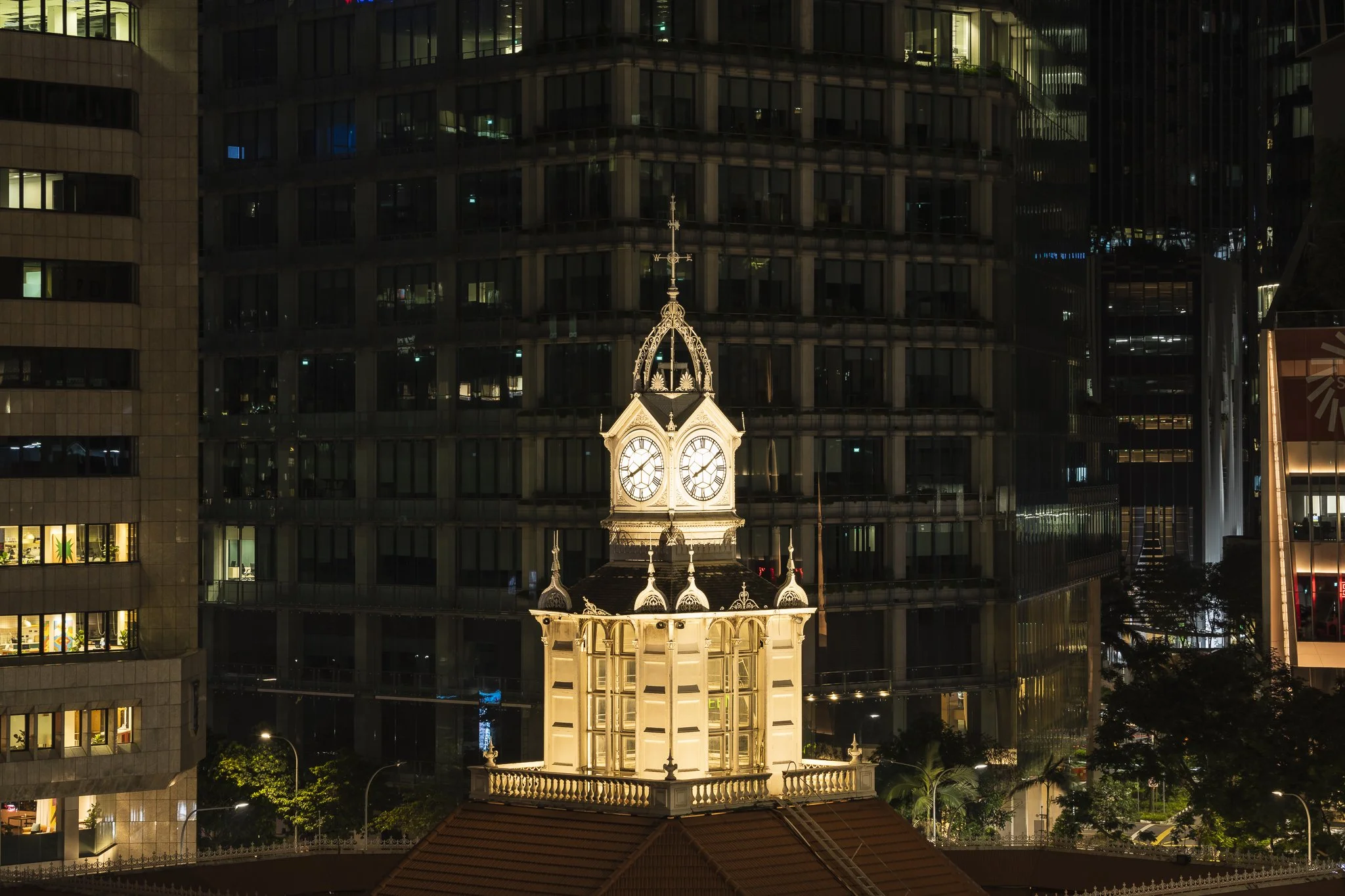 20210727 A7Riv Shenton Way Lao Pasat Clock.jpg