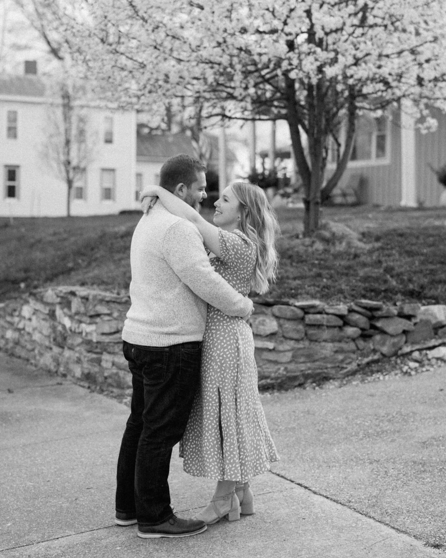 Allison &amp; Mitchell met on St. Patrick&rsquo;s day so it&rsquo;s only fitting that we got to do their engagement photos this week. ✨

I debated making a pun about how lucky I am to work with them but it&rsquo;s just the truth. They have been so ki