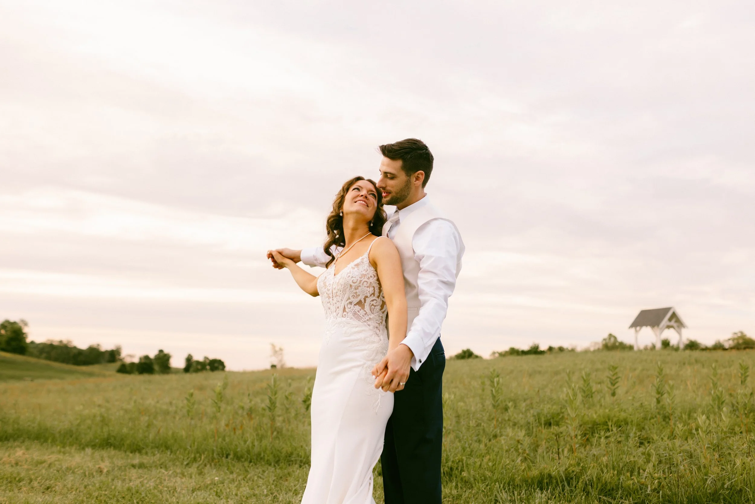 Taylor + Justin | Colorful Outdoor Summer Wedding w/ Associate Kayla