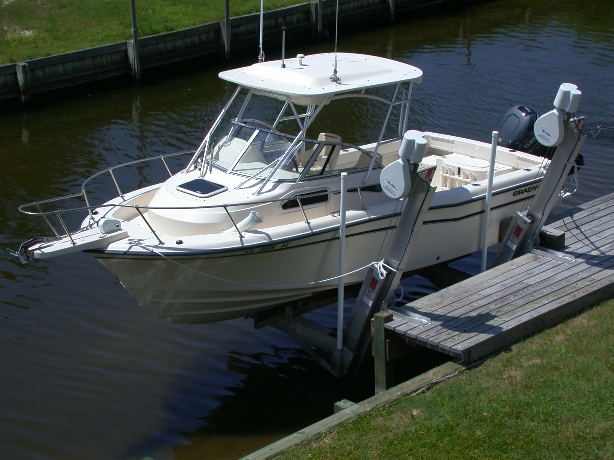 hi-tide-boat-lifts-pwls-4.jpg