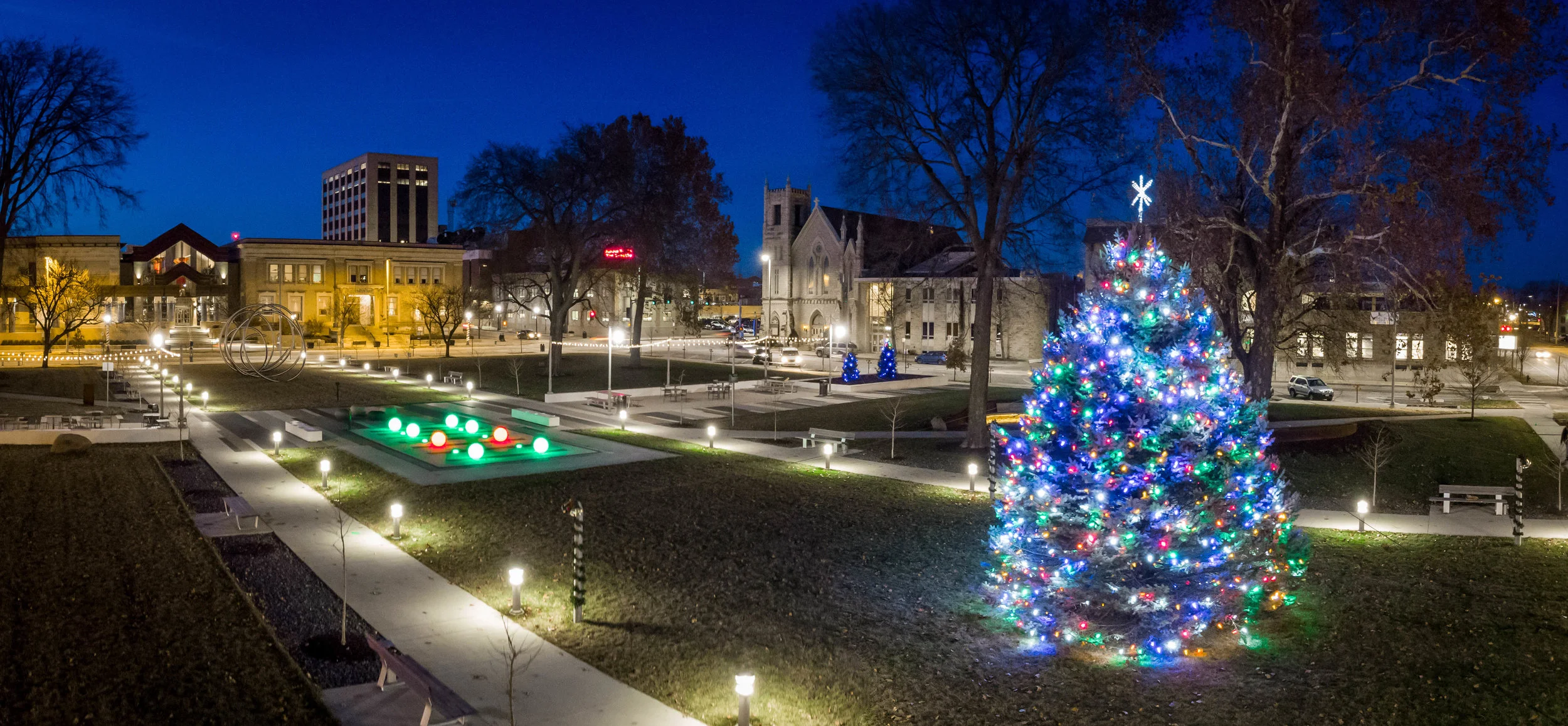 Green Square Christmas (7 of 10).jpg