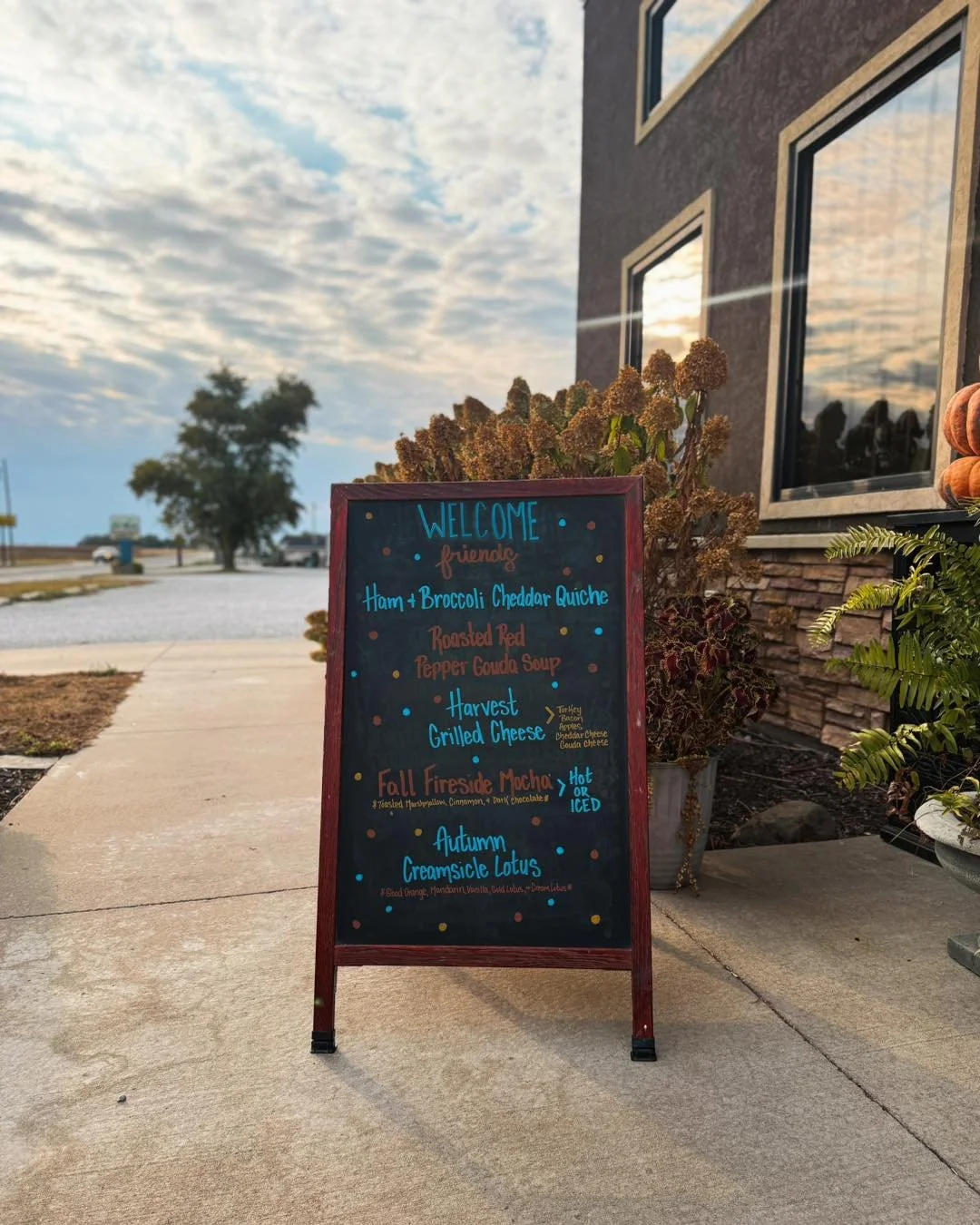 FALL MENU starts this week! So that means our Chili &amp; Cornbread, some fun new options, and some traditional favorites like the beef and cheddar on ciabatta. Also this week, the HARVEST GOURMET GRILLED CHEESE loaded with bacon, turkey, and some de