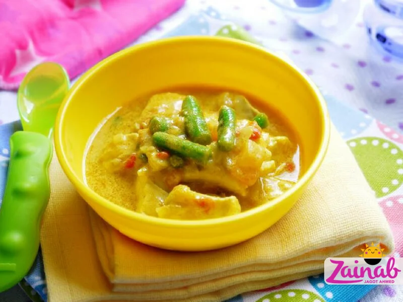 Baby led weaning curry - Thai Chicken Curry. Baby food recipe idea, toddler recipe idea. Stage 3 10+ months, baby curry recipe