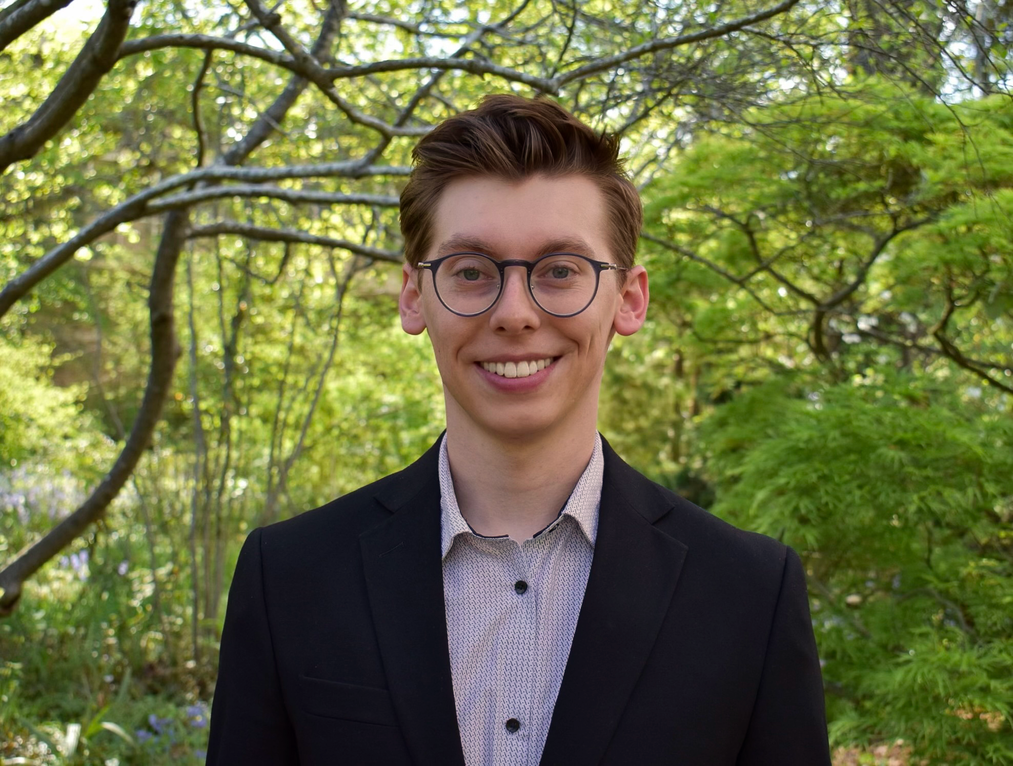 Andrew headshot.png