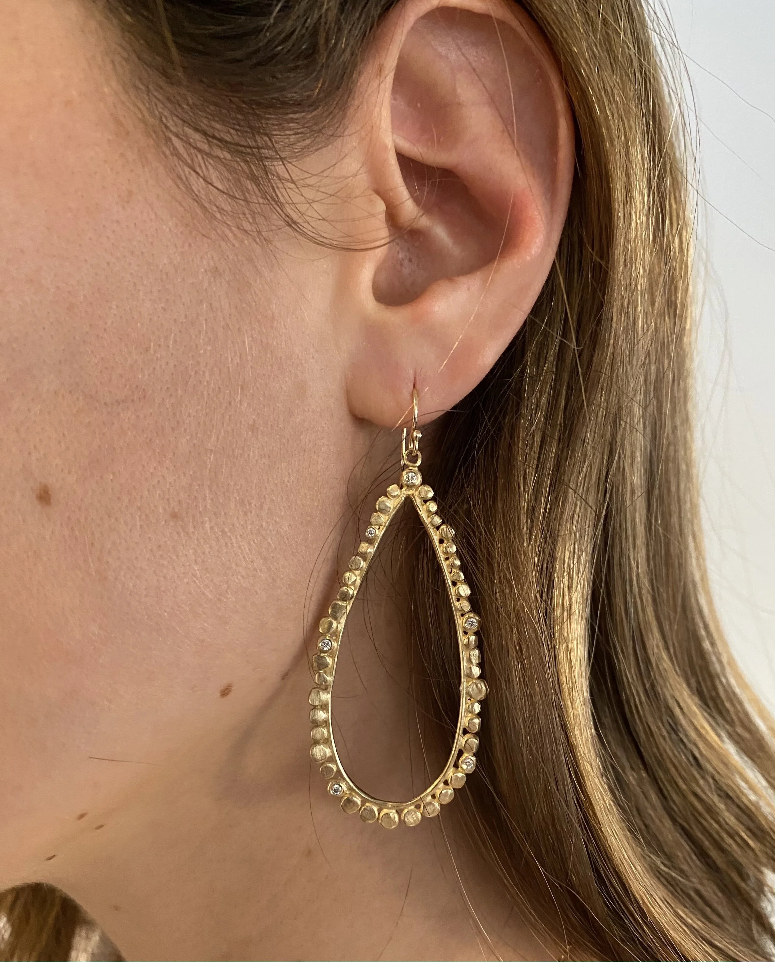 raindrop teardrop gold ear.JPG