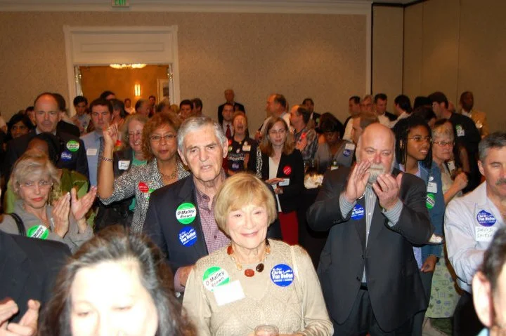 makeupparty2010crowd.jpg