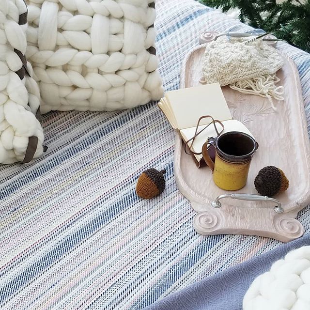 Reminiscing over all of the fun that we had over the weekend. @thereverie.atl thank you for hosting such a beautiful event! And a huge thank you to all who came out and showed support to your local artist.
We will see you again at Christmas!
#knitworthyarts #kwarts #artsfestival #shoplocal #creatives #entrepreneur