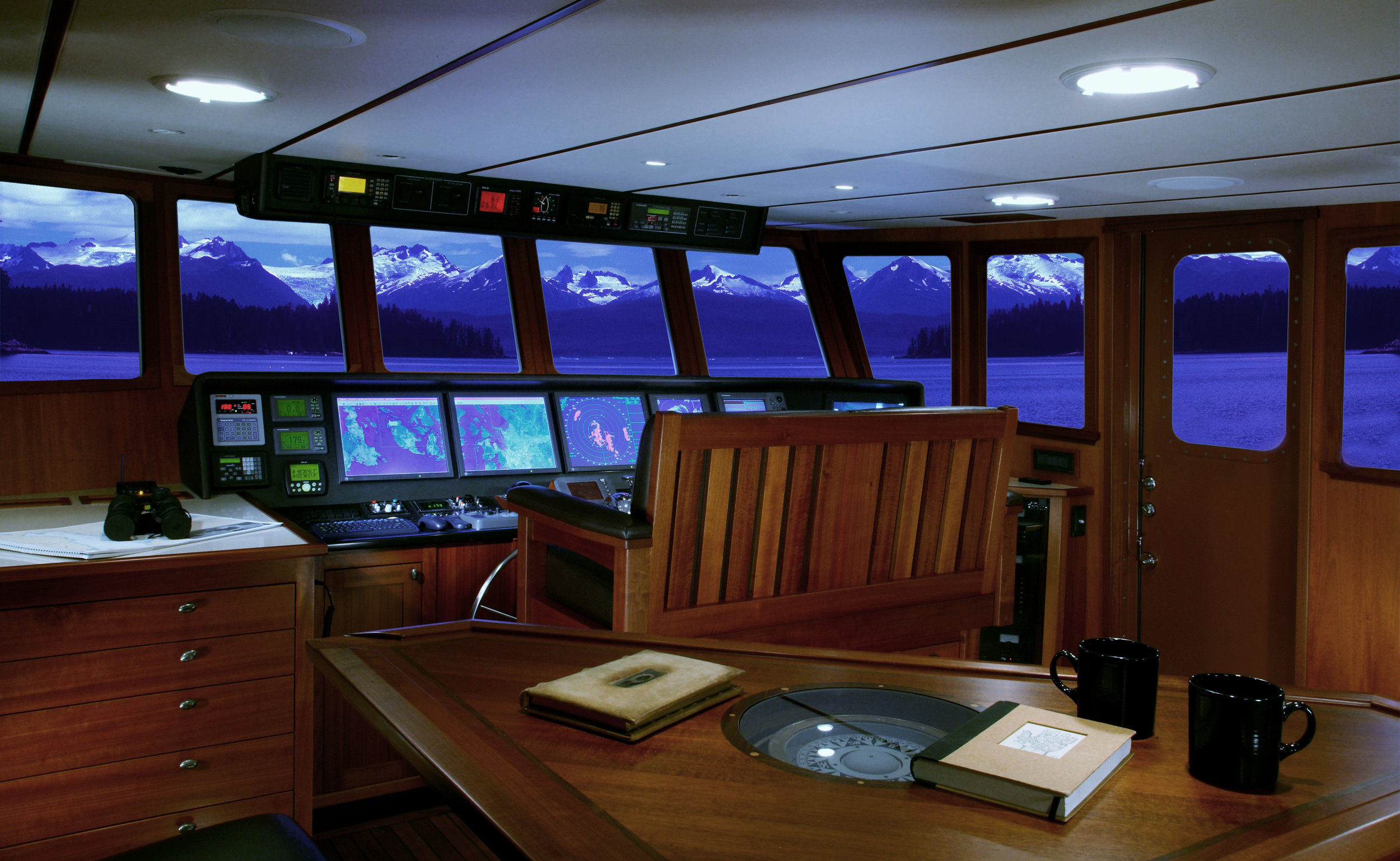 Meander pilot house fwd pic ps 1MB.jpg