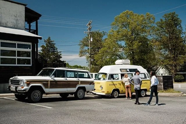 Covid-19 has his the service industry particularly hard. Make sure to get takeout from your favorite places and tip well. 
#socialdistancing #fujifilm #fujiframez #x100v #classicchrome #westgreenville #greenville