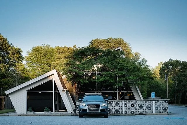 It’s strange seeing places like Grateful Brew so quiet. Fortunately they are still open for beer and coffee to go - one customer at a time. When all of this is over, I’ll remember places like this that took social distancing seriously. 
#