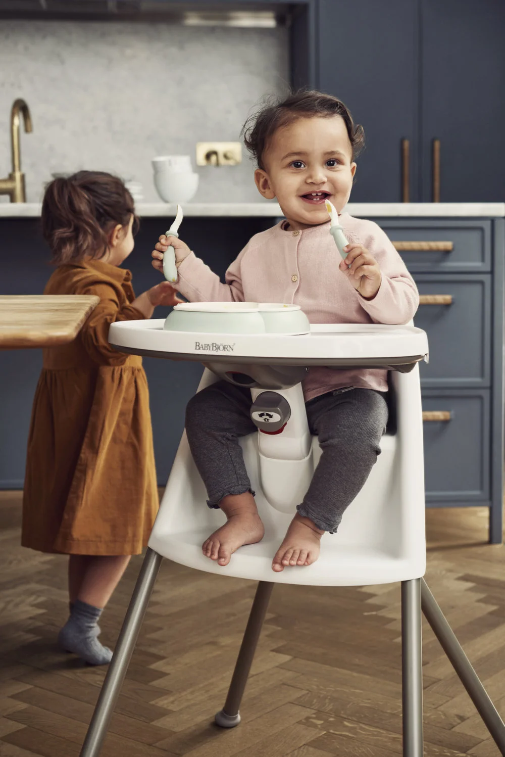 High+Chair+-+WhiteGray+%2810%29.JPG,