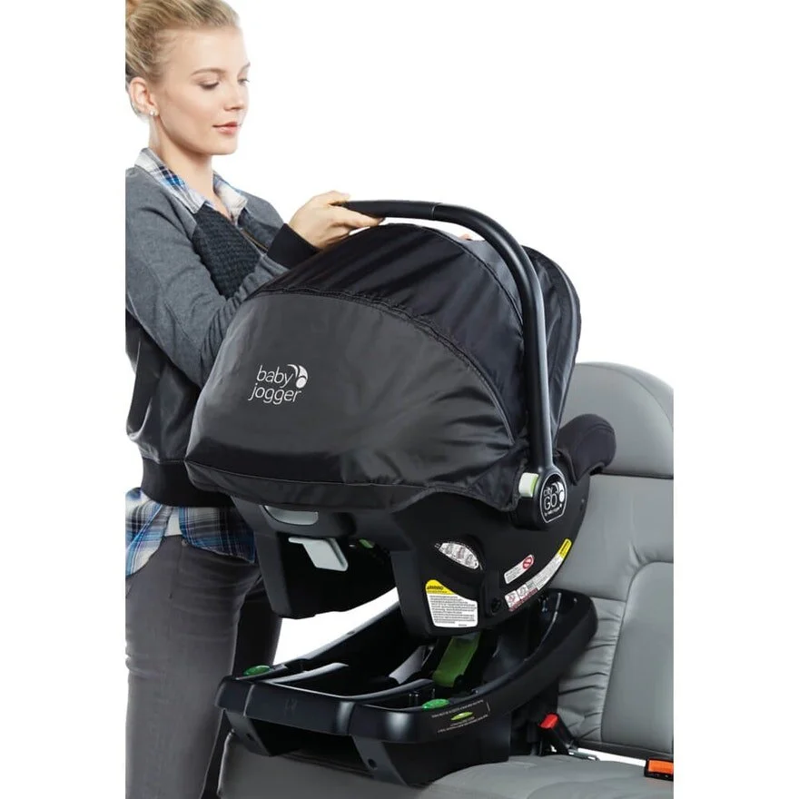 baby-jogger-city-go-infant-carrier-lifestyle-1.jpg