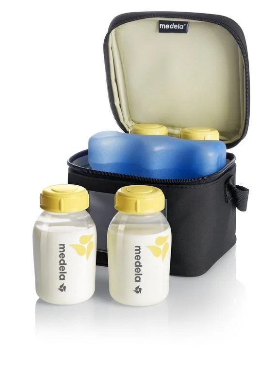 Medela Cooler Bag with 4 Breastmilk bottles (150 ml) and cooling el