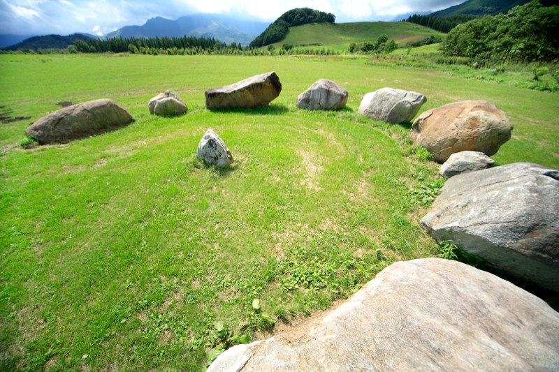  Circle of Kamui カムイのサークル／夏, 2002  Tokachi Millennium Forest, Hokkaido, Japan 