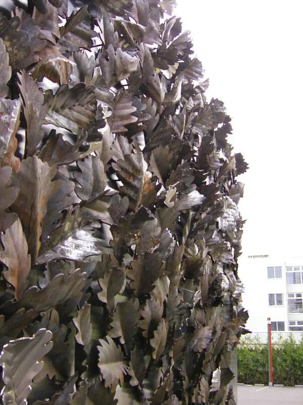 Kashiwa, 2002 Stainless steel, 385 x 390 x 30 cm Makomanai branch 真駒内店