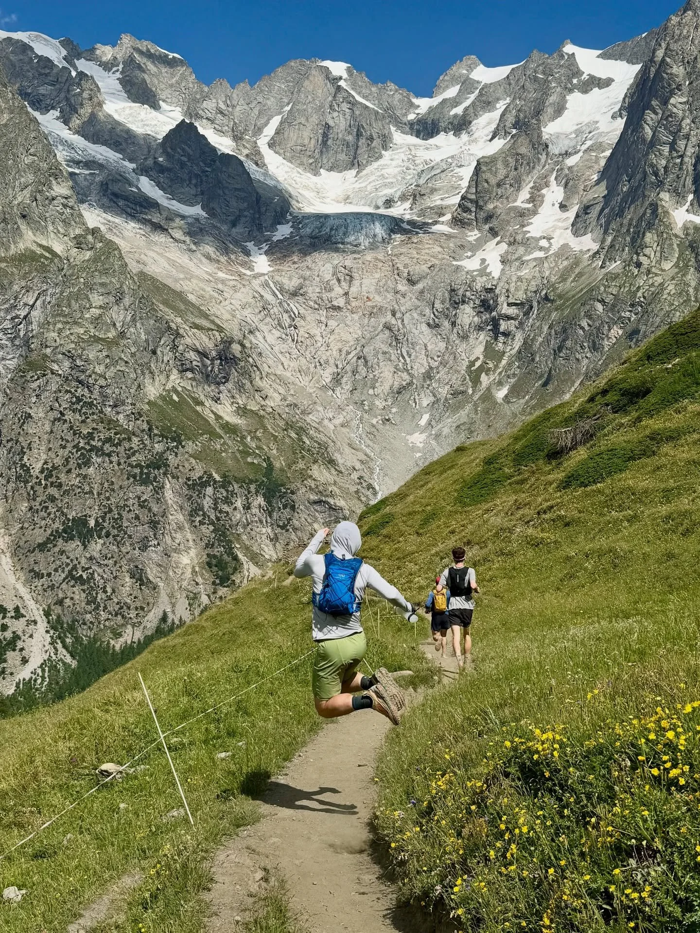 ‼️Giveaway‼️Alert‼️ We&rsquo;re celebrating the start of summer season just around the corner with a massive discount off our two June Runcations below:

🇫🇷 🇮🇹 🇨🇭 June 28-July 6 Run the iconic Tour du Mont Blanc through France, Italy, and Switz