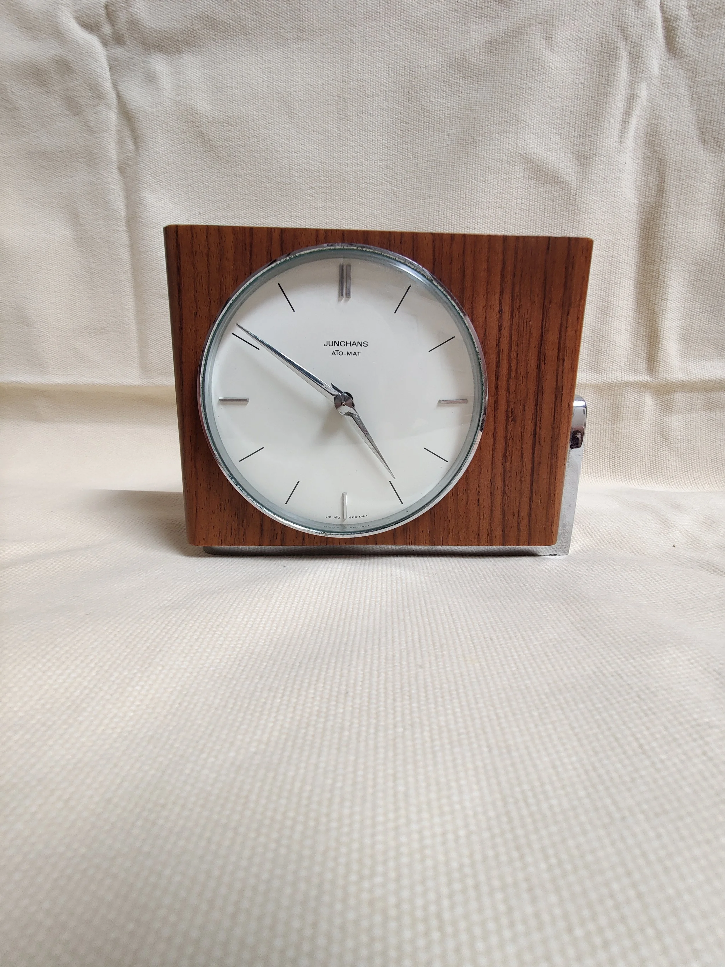 Junghans: Art Deco Bauhaus Ceramic Wall Clock