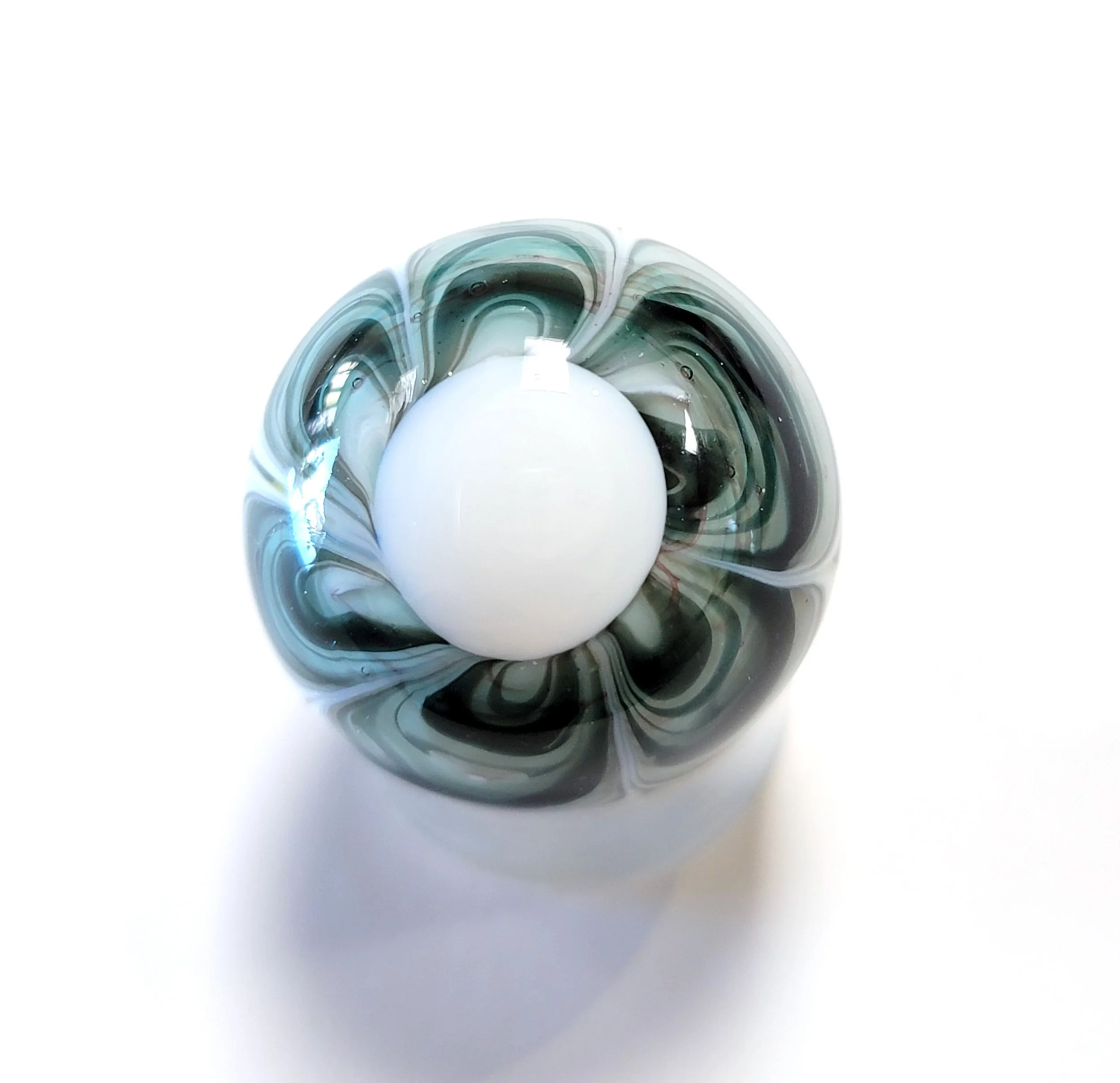 Harroun Doug Queen Alien Egg   Reverse Side View 1.2(D) Inches  $80.jpg