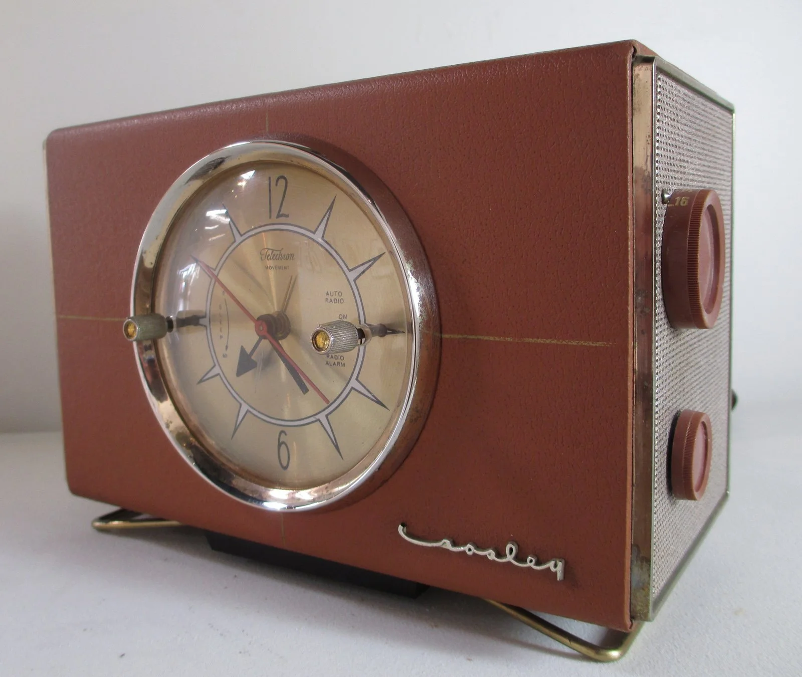 Crosley Leatherette Caramel JC6BN Right Side  $300.jpg
