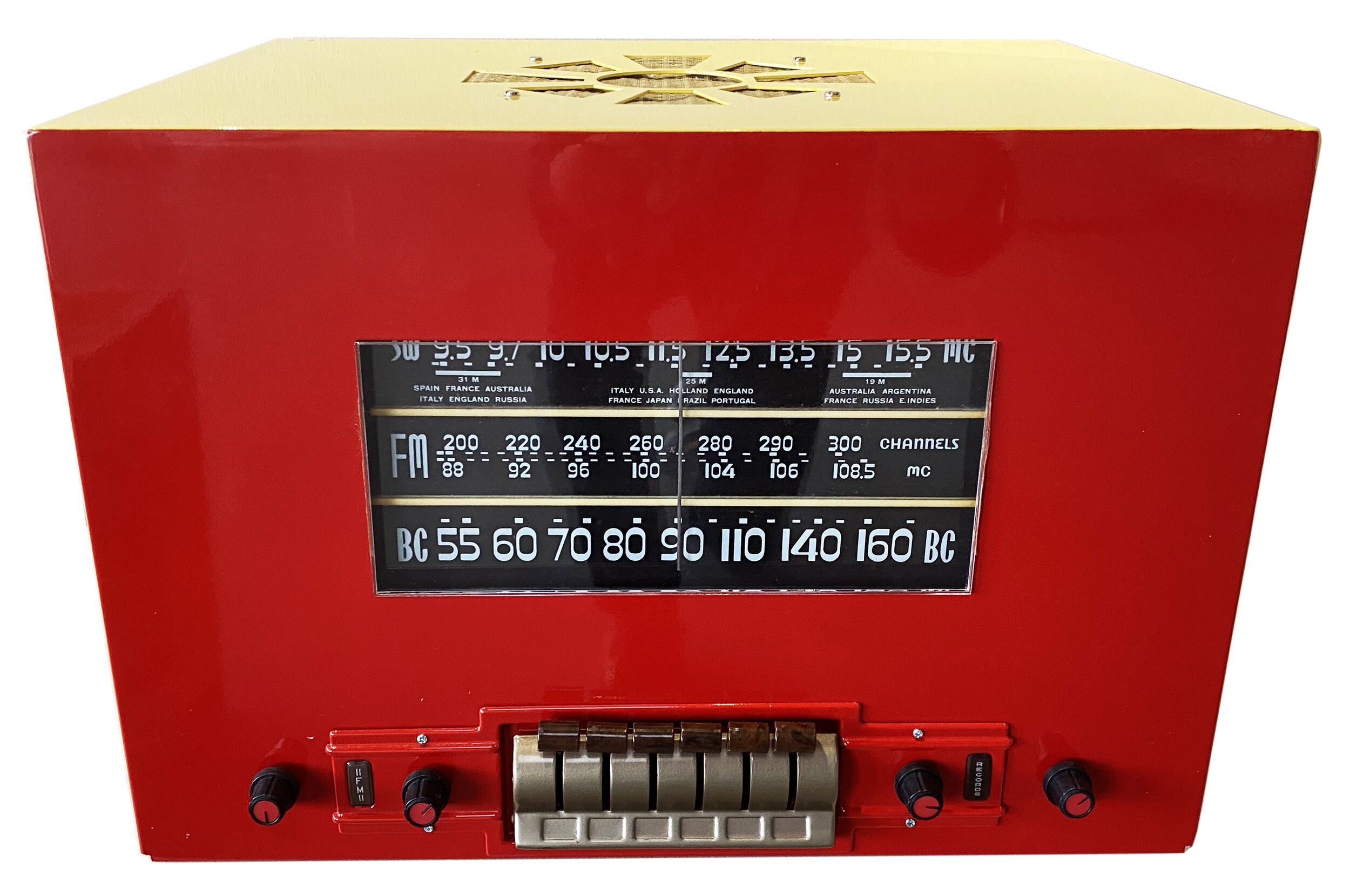 Majestic 1940s AM,FM,SW Radio. Metal Cabinet Fabricated by Salteydogg.Caboinet Painted by Kaaehr Coatings.Both of Albuquerque  $4250.jpg