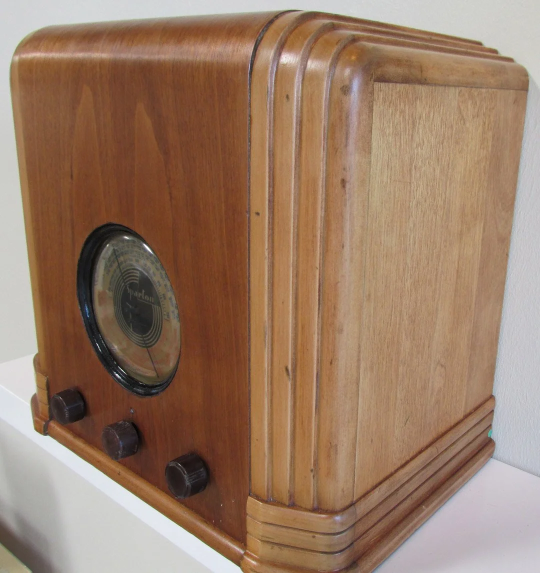 Sparton 517 1936 MIni-Tombstone Radio Right Side $550.jpg