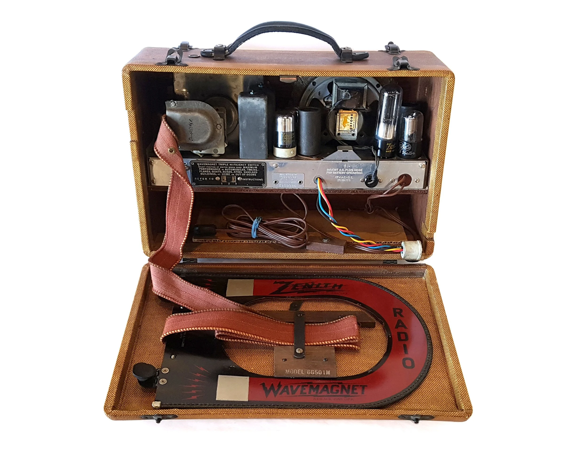 Zenith 6G501M  AM Radio Open Chassis and Wave Magnet Antenna View  $625.jpg