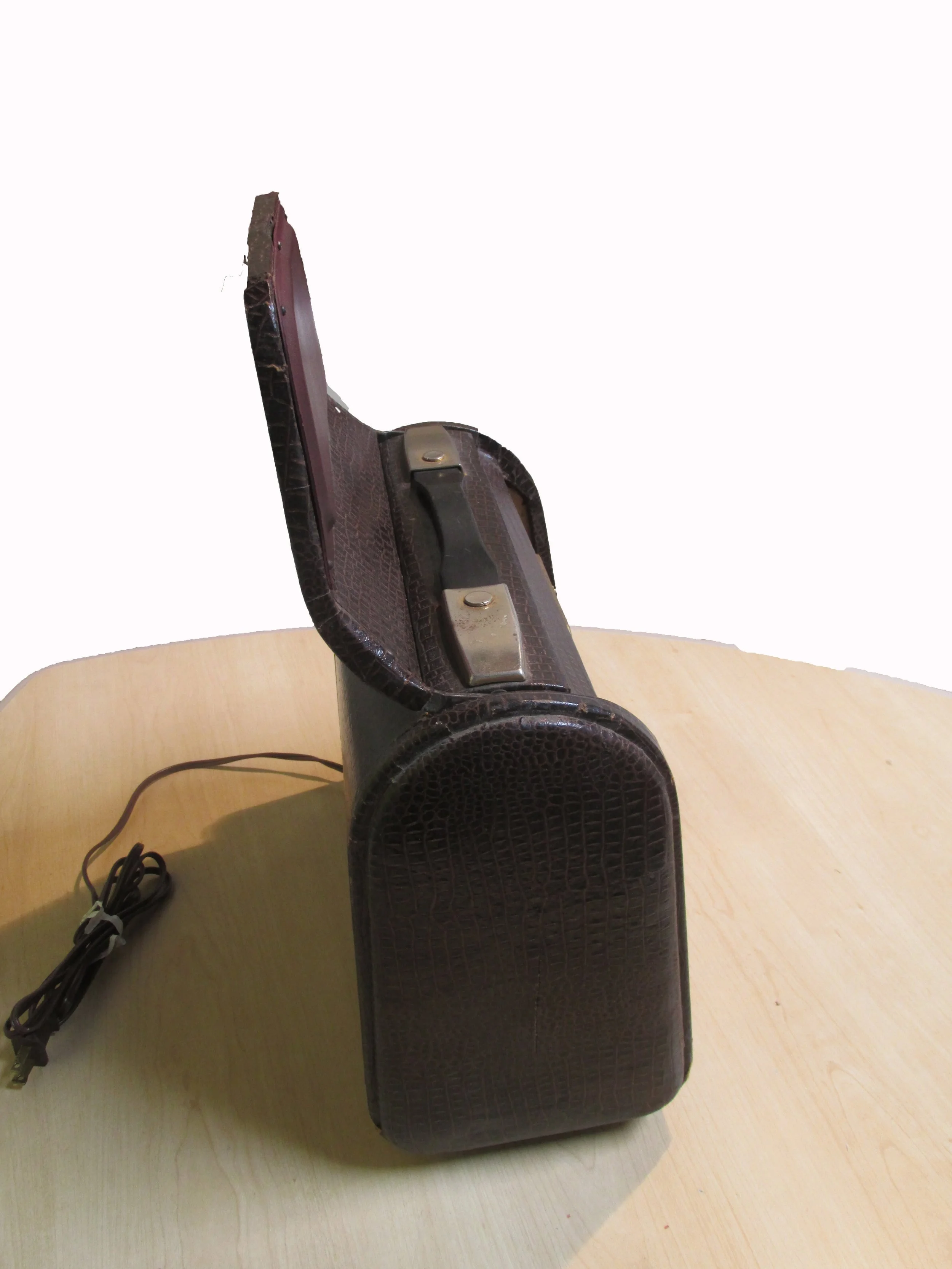 Zenith H503 1951 Six Tube Radio Left Side View $290.jpg