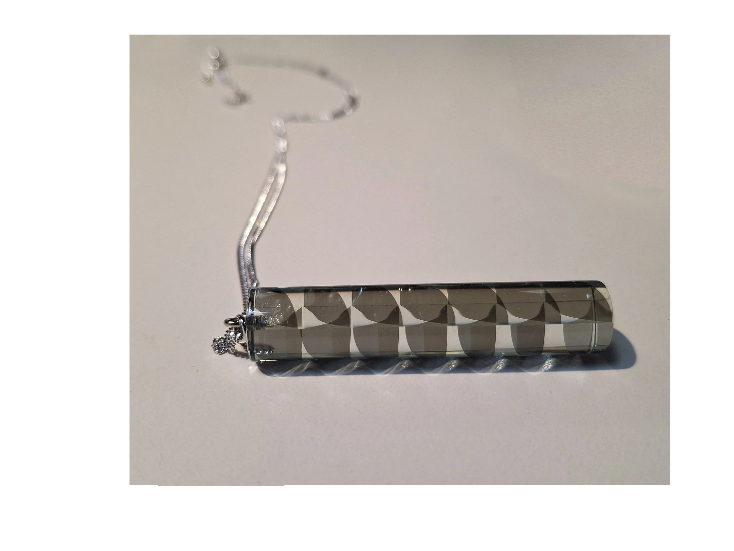 Yukako Kojima Criss Cross Cylinder Pendant Clear gray 220.jpg