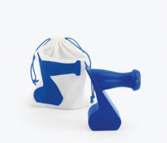 Alexander Calder Chess Set 3.png