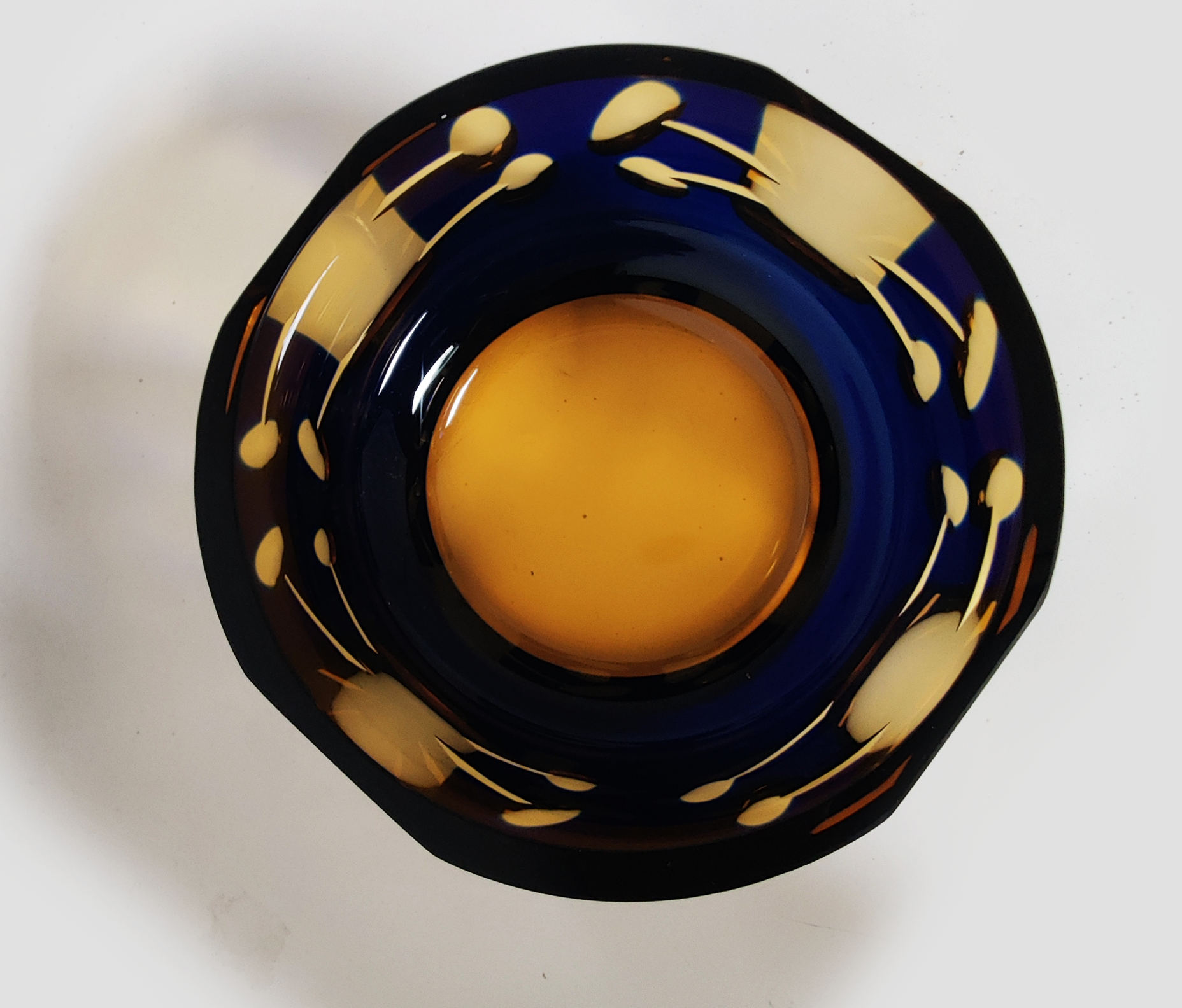 Karel Wunsch Top View Dual Tone Bowls Blue Edit.png