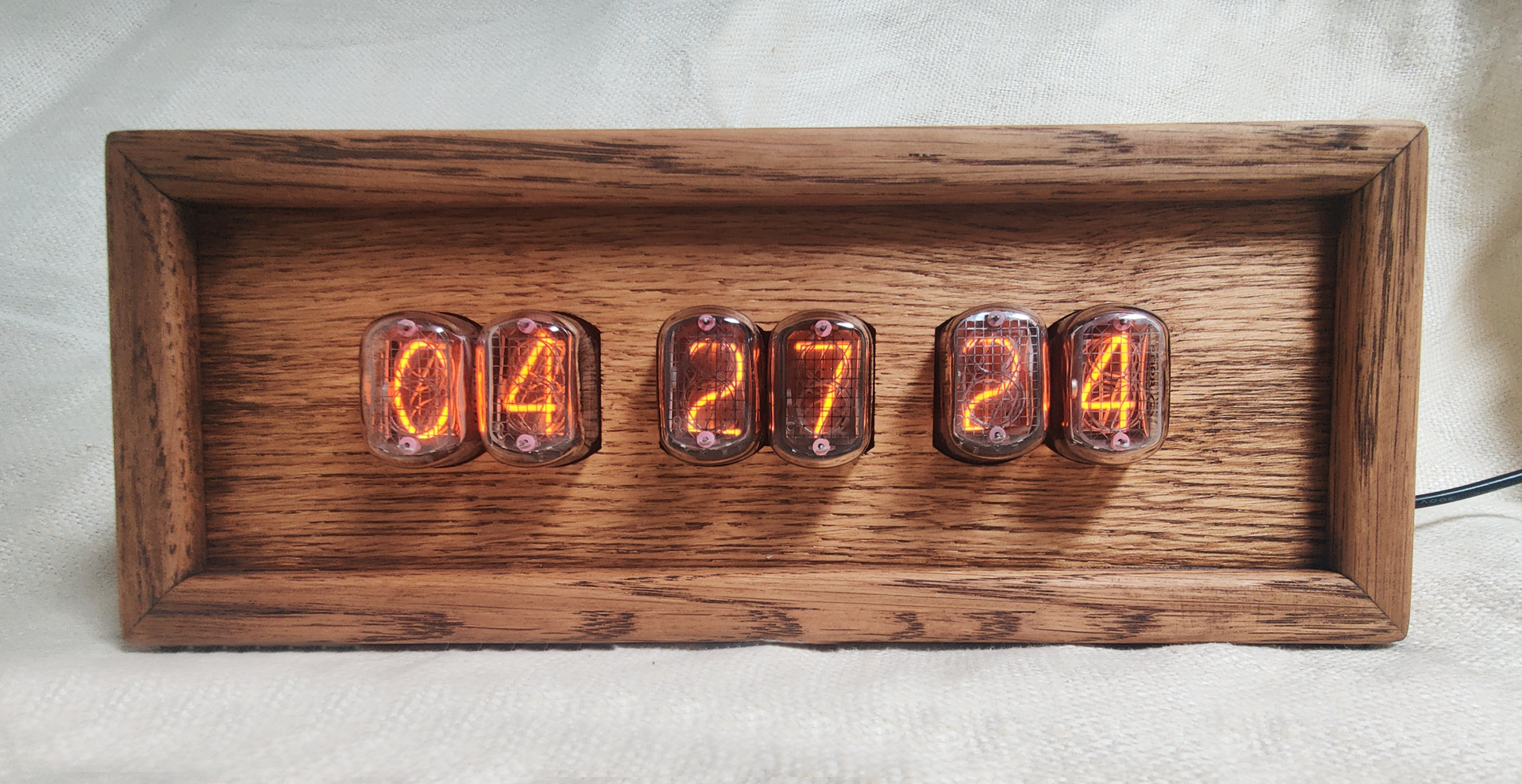 Cristian Dragomirescu: Oak Stain Nixie