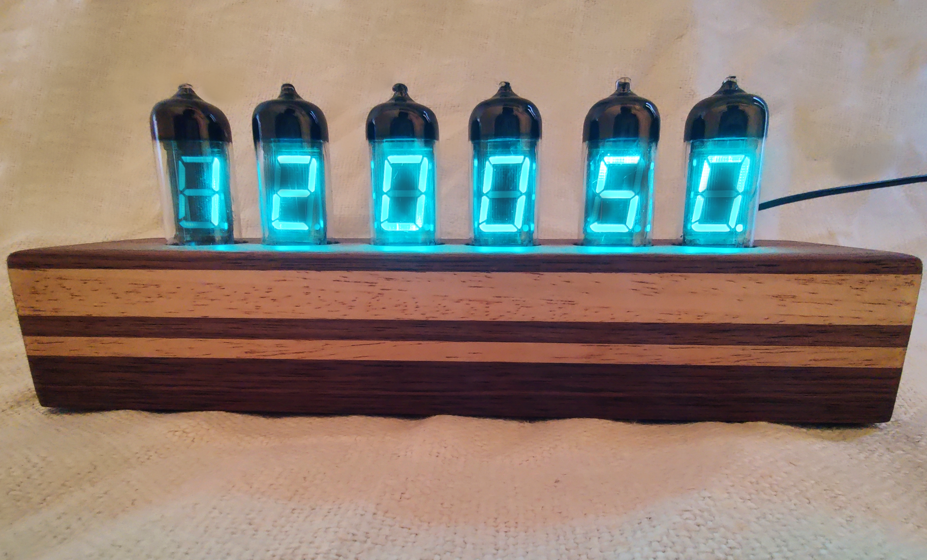 Walnut and Abachi 6 digit VFD with Plug.png