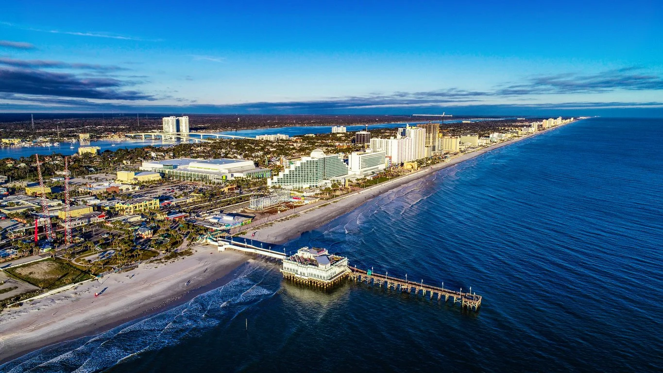 Daytona-Beach-FL-iStock-1088784402.jpg